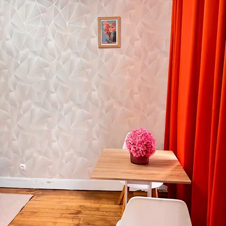 D'hote 3* Issy-les-Moulineaux
